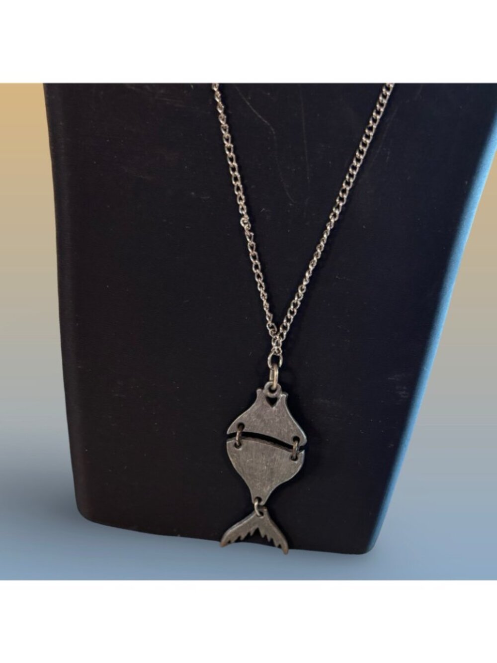 Fish Pendant Necklace With Articulated Design In Vintage Silver Finish Gift - Picture 4 of 8